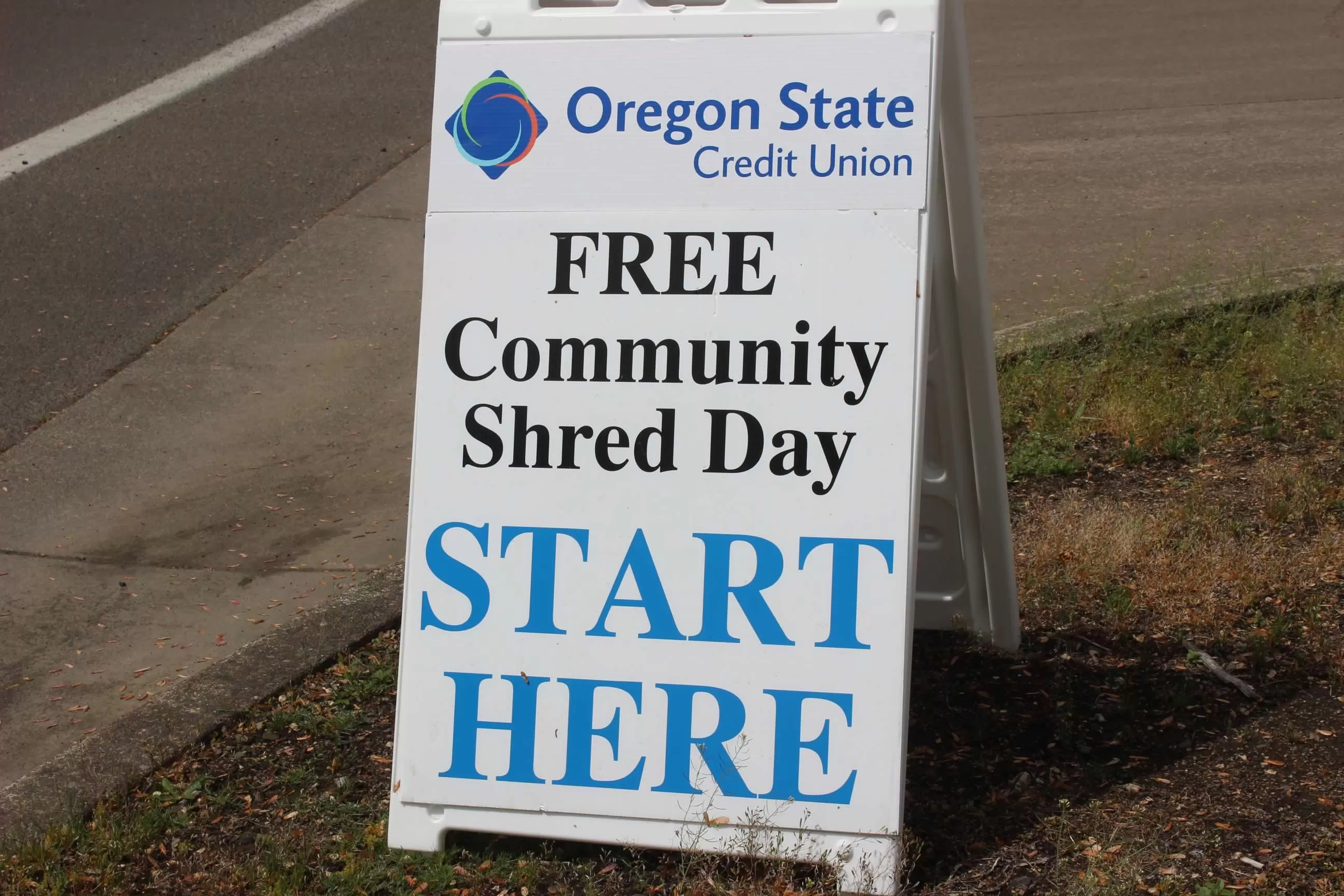 Shred Day sign - Start here - Oregon State Credit Union